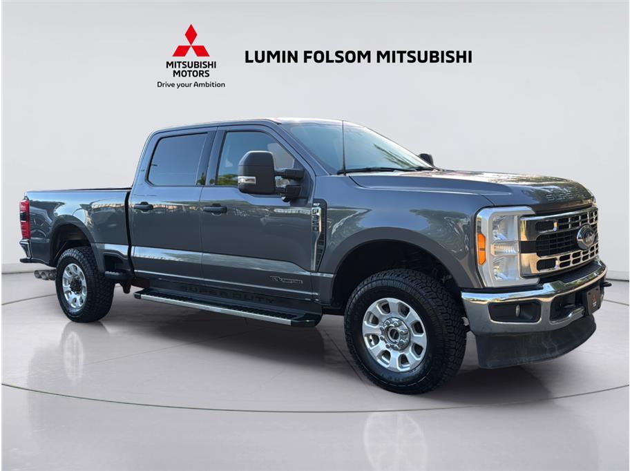 2023 Ford F350 Super Duty Crew Cab XLT Pickup 4D 6 3/4 ft Folsom CA