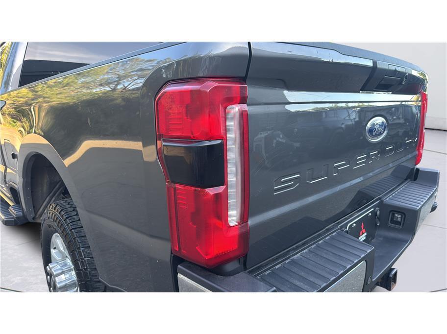 2023 Ford F350 Super Duty Crew Cab XLT Pickup 4D 6 3/4 ft Folsom CA