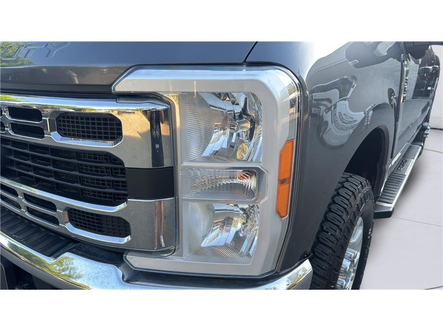 2023 Ford F350 Super Duty Crew Cab XLT Pickup 4D 6 3/4 ft Folsom CA