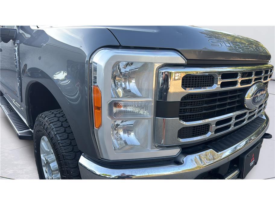 2023 Ford F350 Super Duty Crew Cab XLT Pickup 4D 6 3/4 ft Folsom CA