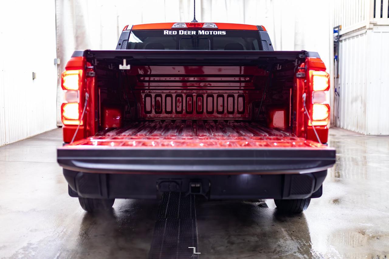 2023 Ford Maverick AWD Lariat Leather Nav BCam Red Deer AB