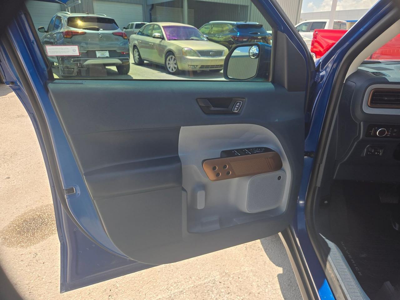 2023 Ford Maverick LARIAT Castroville TX