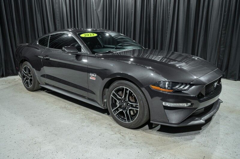2023 Ford Mustang GT Premium photo 3