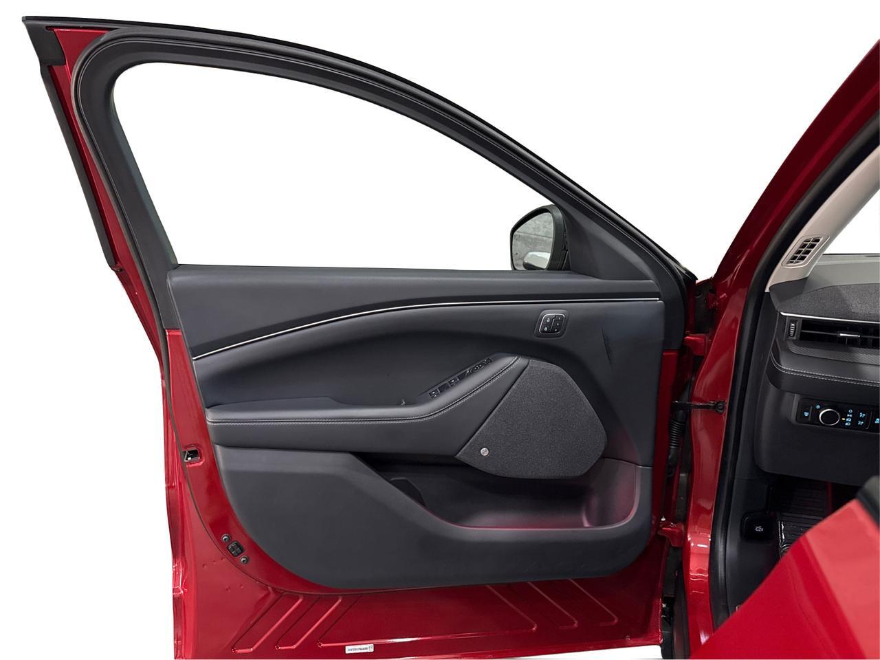 2023 Ford Mustang Mach-E Premium / ONE OWNER / NO ACCIDENT/CLEAN CARFAX Richmond Hill ON