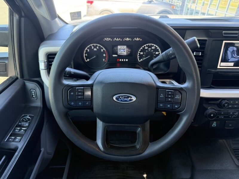 2023 Ford Super Crew F-250 6.8L V8 4x4 Utility XL Collinsville OK
