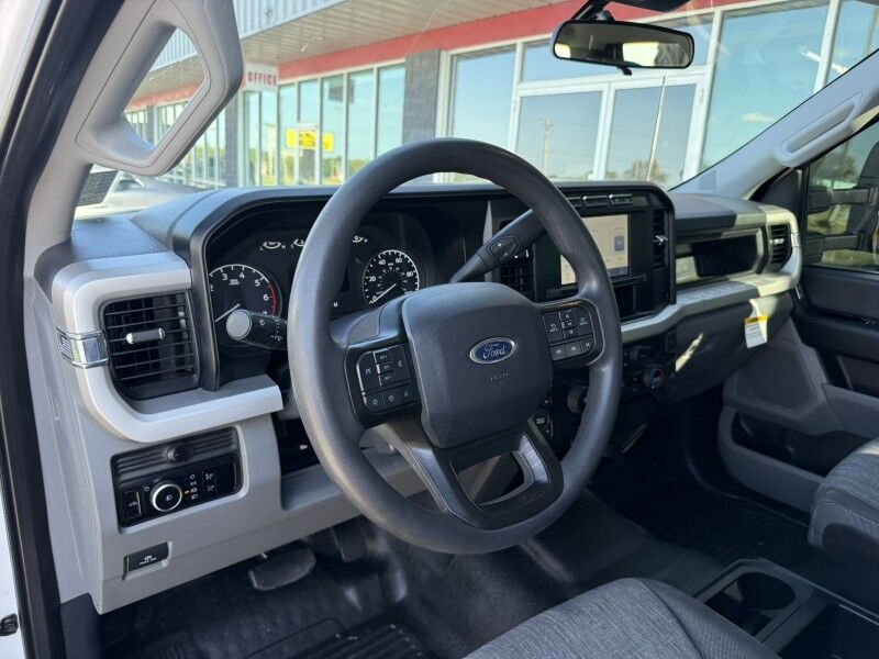 2023 Ford Super Crew F-250 6.8L V8 4x4 Utility XL Collinsville OK