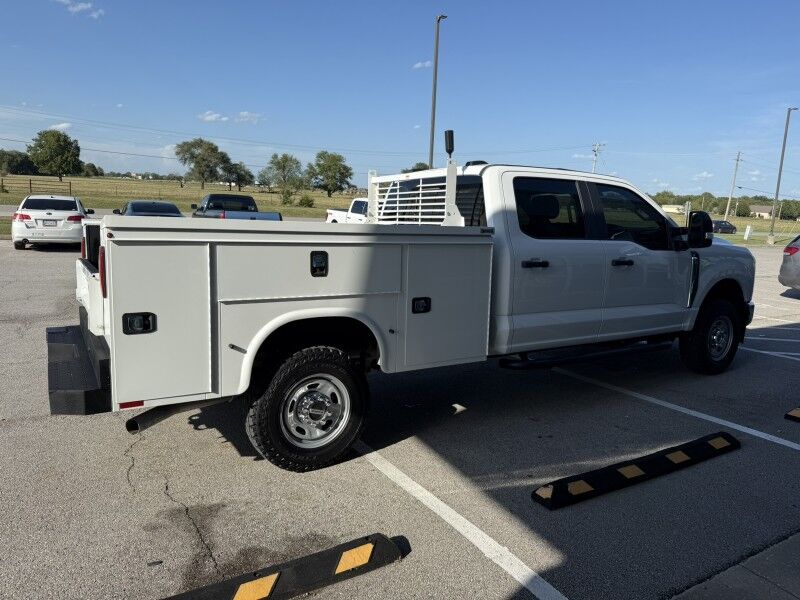 2023 Ford Super Crew F-250 6.8L V8 4x4 Utility XL Collinsville OK