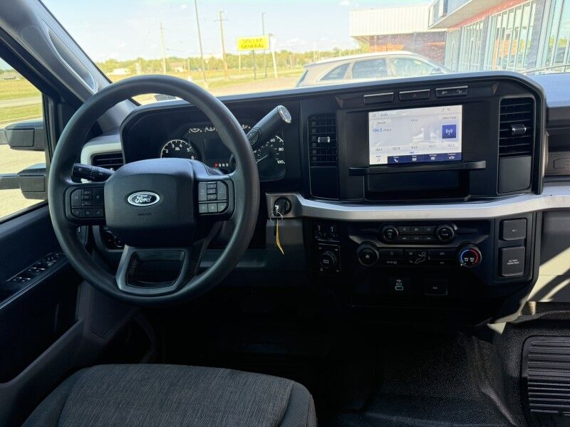 2023 Ford Super Crew F-250 6.8L V8 4x4 Utility XL Collinsville OK