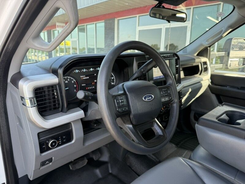 2023 Ford Super Crew F-350 DRW 4x4 6.8L V8 Flatbed XL Collinsville OK