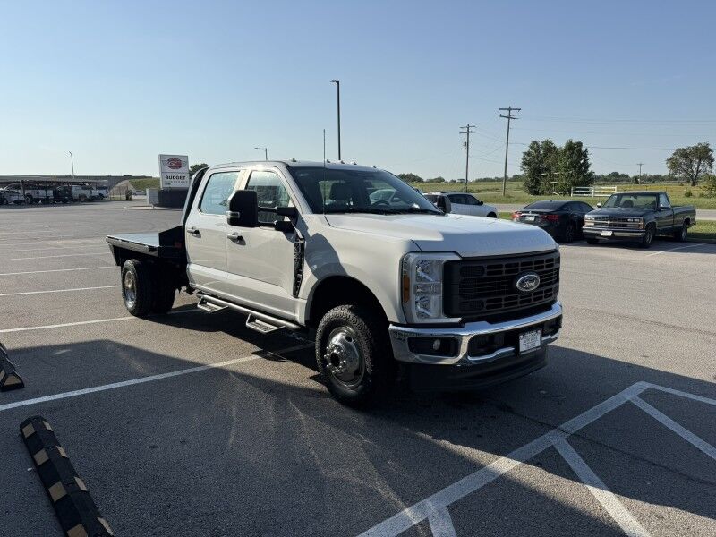 2023 Ford Super Crew F-350 DRW 4x4 6.8L V8 Flatbed XL Collinsville OK