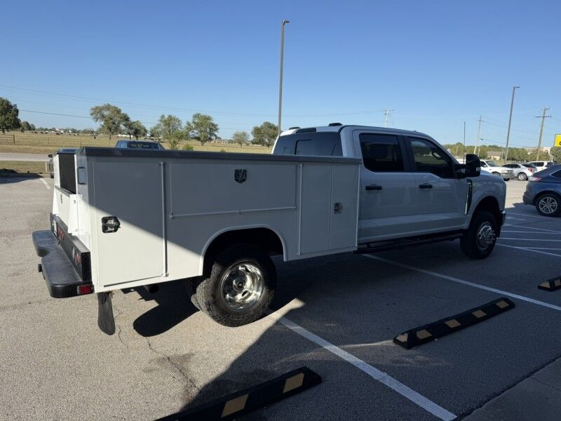 2023 Ford Super Crew F-350 DRW 7.3L 4x4 Utility 82k mi's XL Collinsville OK