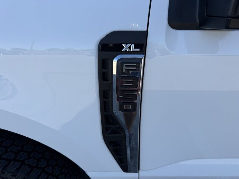 2023 Ford Super Crew F-350 DRW 7.3L 4x4 Utility 82k mi's XL Collinsville OK