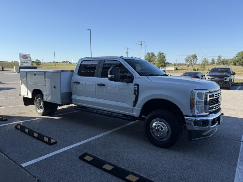 2023 Ford Super Crew F-350 DRW 7.3L 4x4 Utility 82k mi's XL Collinsville OK