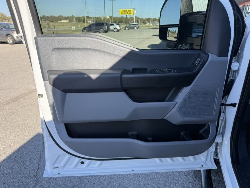 2023 Ford Super Crew F-350 DRW 7.3L 4x4 Utility 82k mi's XL Collinsville OK