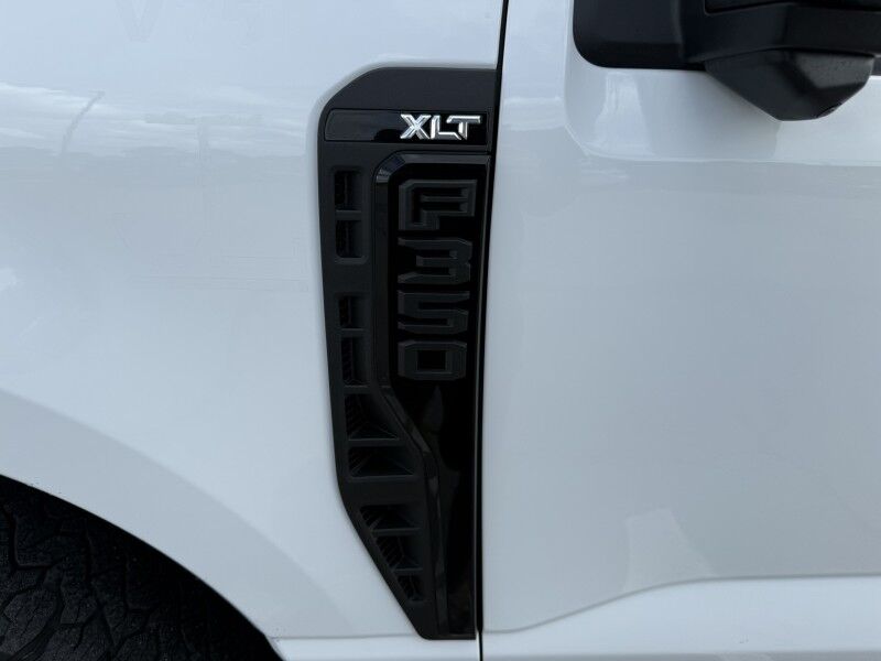 2023 Ford Super Crew F-350 SRW FX4 4x4 Diesel XLT Collinsville OK