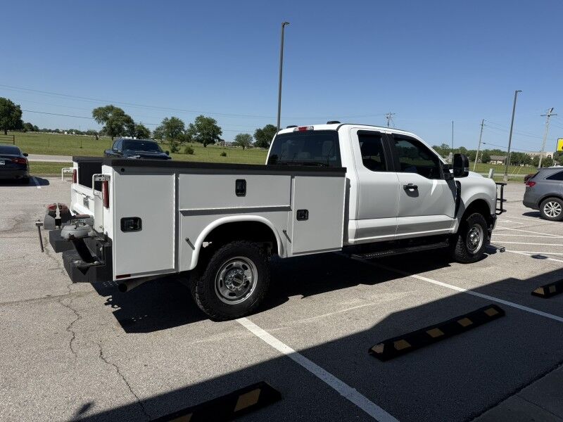 2023 Ford Super Duty F-250 4x4 Utility XL Collinsville OK