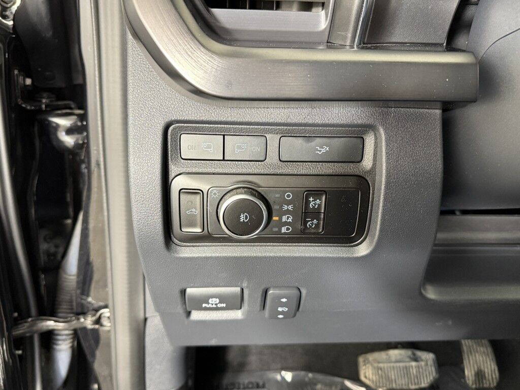 2023 Ford Super Duty F-250 LARIAT 4WD Crew Cab Diesel w/Long Bed Maumee OH