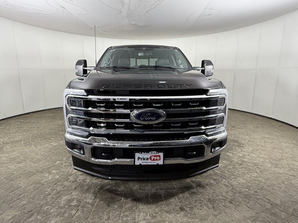 2023 Ford Super Duty F-250 LARIAT 4WD Crew Cab Diesel w/Long Bed Maumee OH