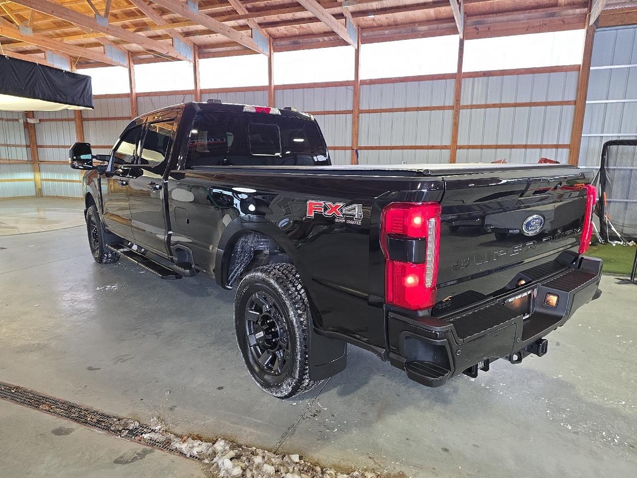 2023 Ford Super Duty F-250 SRW LARIAT