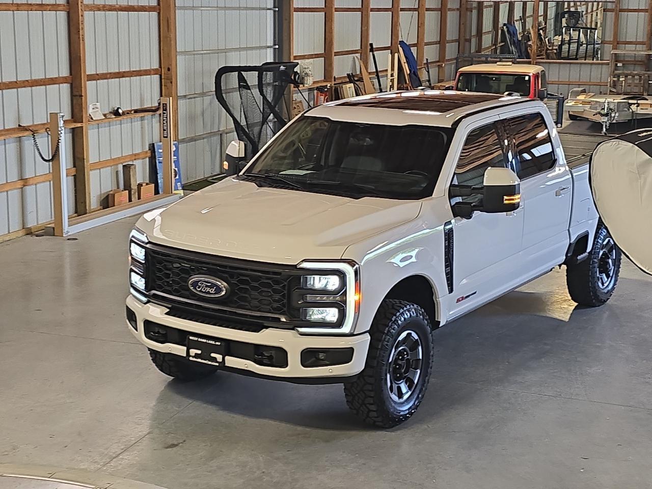 2023 Ford Super Duty F-250 SRW LARIAT Sand Lake NY
