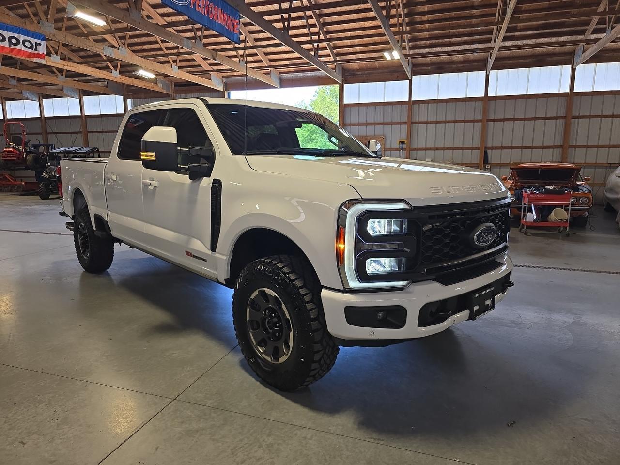 2023 Ford Super Duty F-250 SRW LARIAT Sand Lake NY