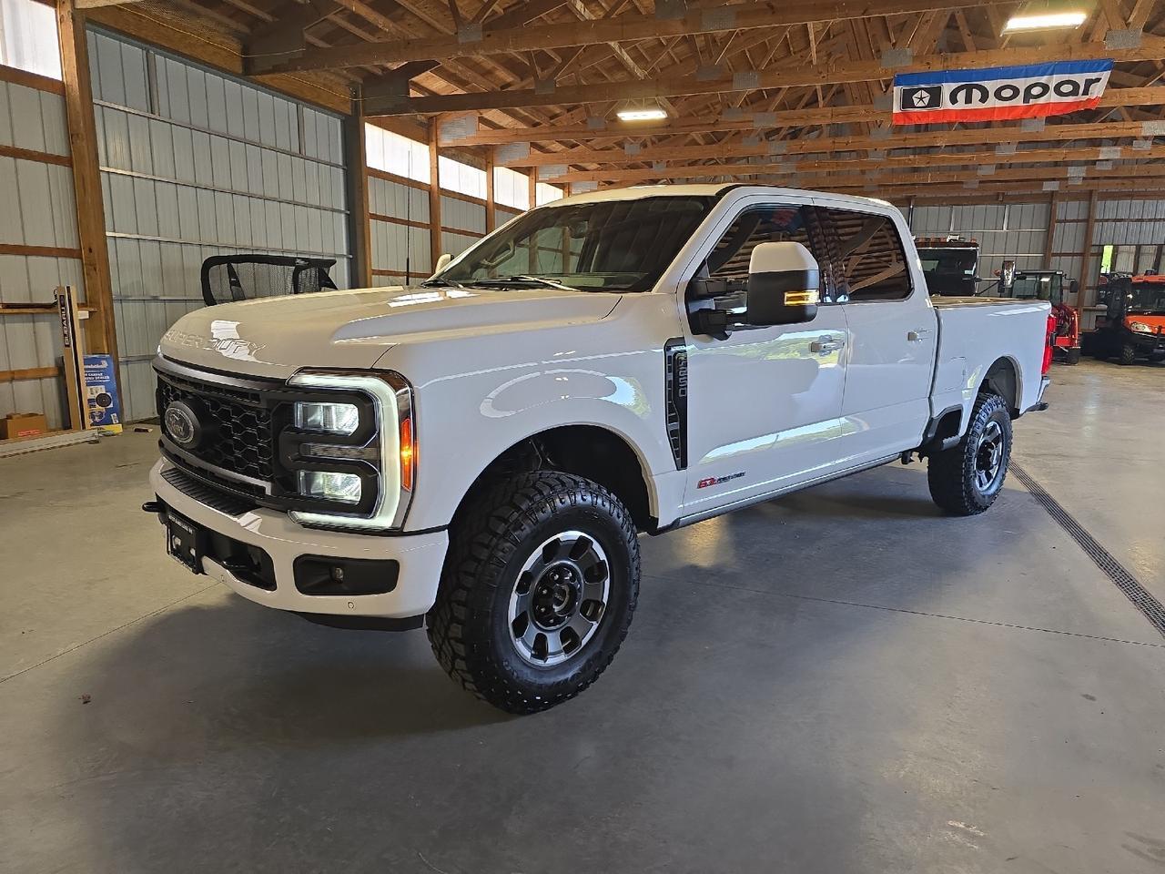 2023 Ford Super Duty F-250 SRW LARIAT Sand Lake NY