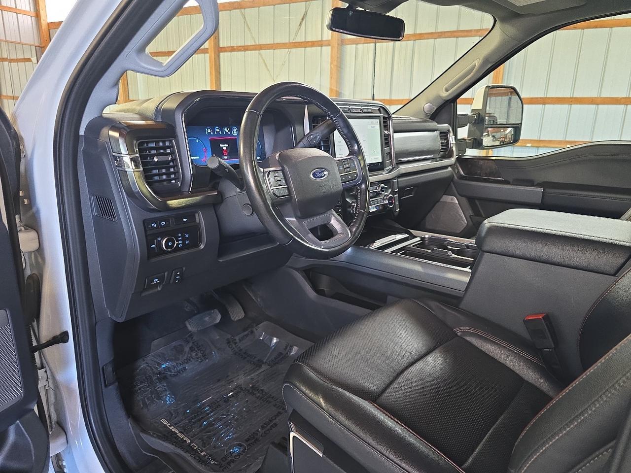 2023 Ford Super Duty F-250 SRW LARIAT Sand Lake NY