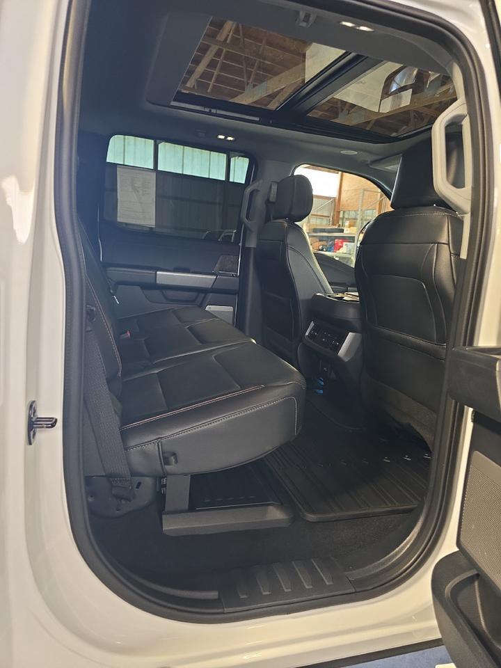 2023 Ford Super Duty F-250 SRW LARIAT Sand Lake NY