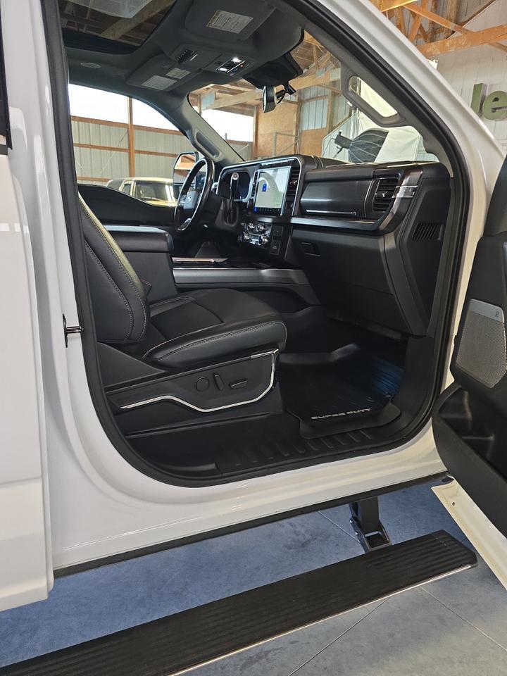 2023 Ford Super Duty F-250 SRW LARIAT Sand Lake NY