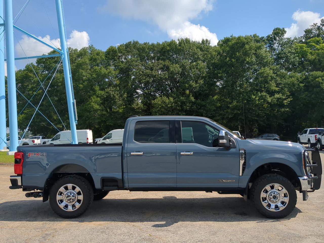 2023 Ford Super Duty F-250 SRW LARIAT