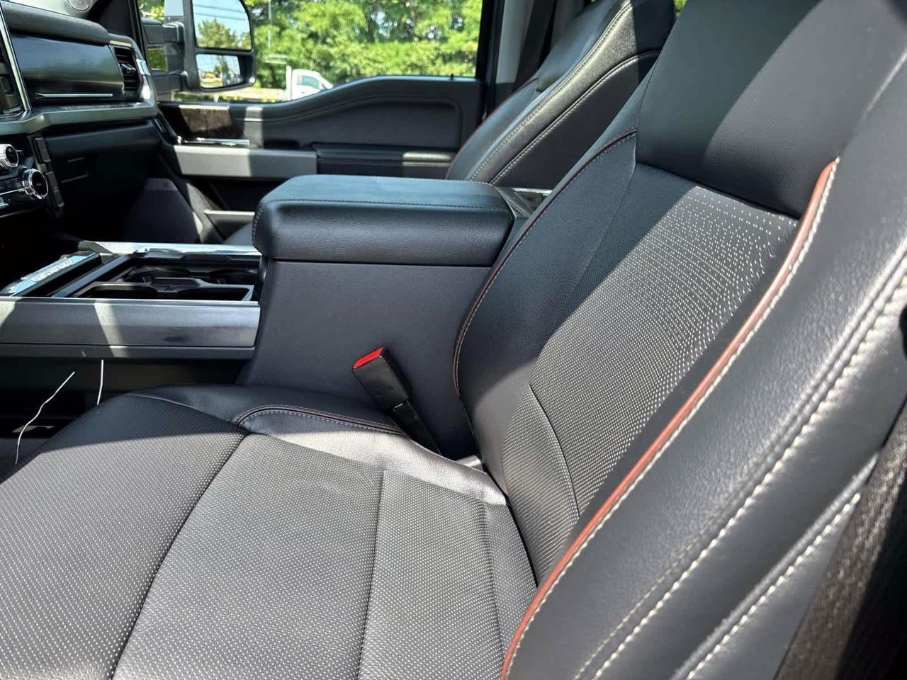 2023 Ford Super Duty F-250 SRW LARIAT Plymouth MA