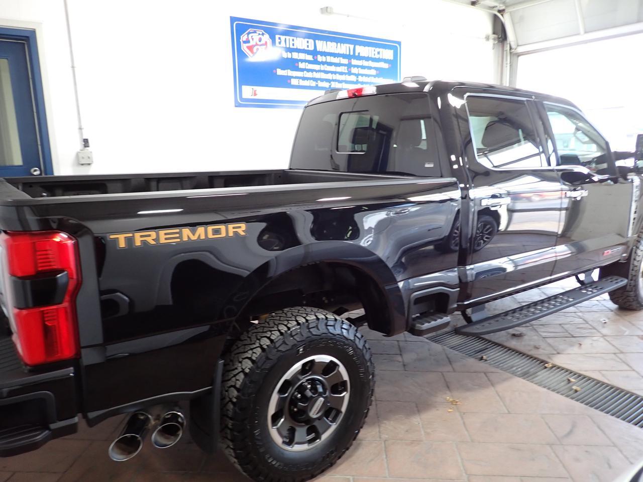 2023 Ford Super Duty F-250 SRW PLATINUM CREW LEATHER SUNROOF TREMOR 4WD *DIESEL* Listowel ON