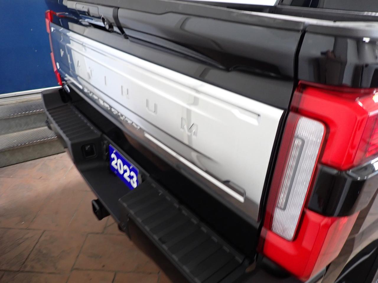 2023 Ford Super Duty F-250 SRW PLATINUM CREW LEATHER SUNROOF TREMOR 4WD *DIESEL* Listowel ON