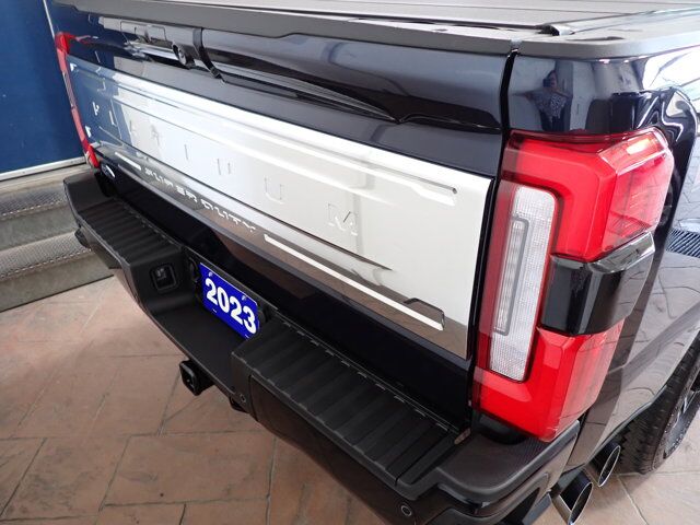 2023 Ford Super Duty F-250 SRW PLATINUM LEATHER NAVI SUNROOF 4WD *DIESEL* Listowel ON