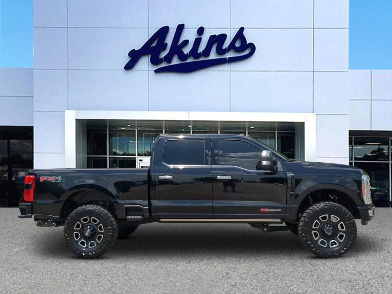 2023 Ford F-250 Platinum 4x4 Crew Cab 8' Box's photo