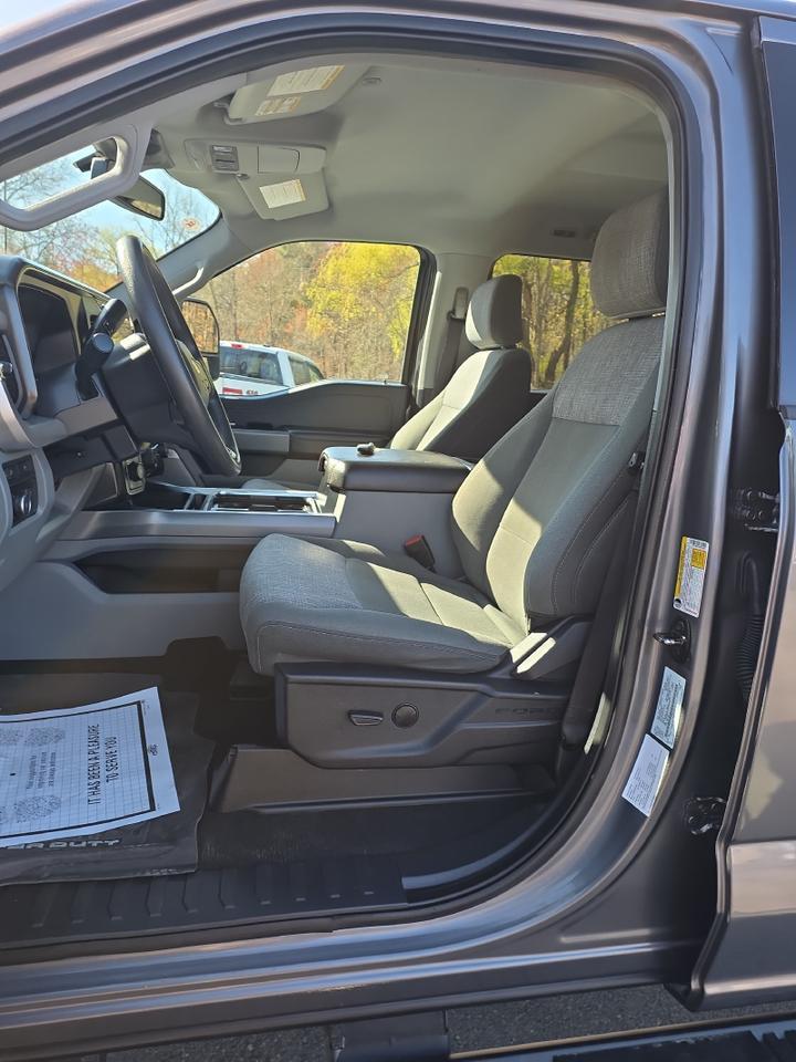 2023 Ford Super Duty F-250 SRW XLT Sand Lake NY
