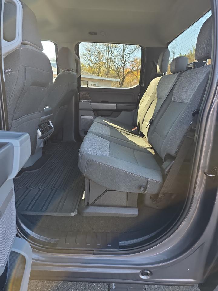 2023 Ford Super Duty F-250 SRW XLT Sand Lake NY
