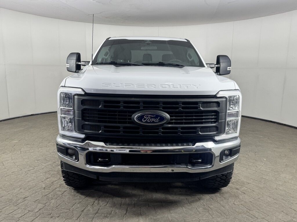 2023 Ford Super Duty F-250 XL 4WD Crew Cab Diesel Medium Bed w/FX4 Pkg Maumee OH