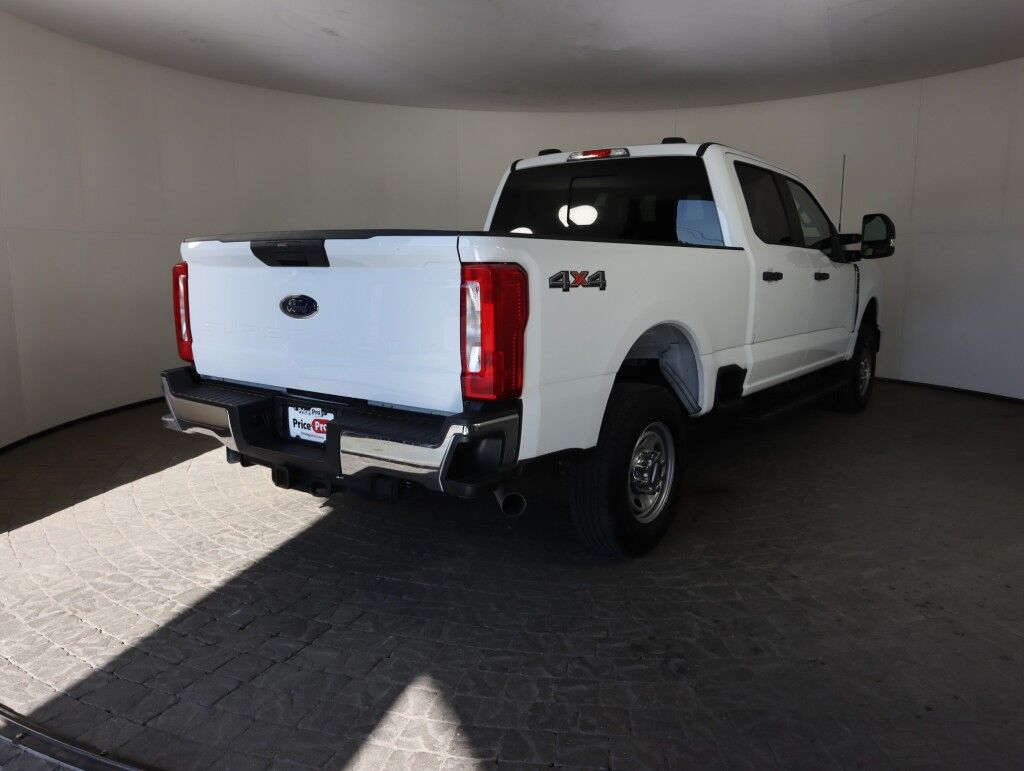 2023 Ford Super Duty F-250 XL 4WD Crew Cab w/Power Rear Sliding Window Maumee OH