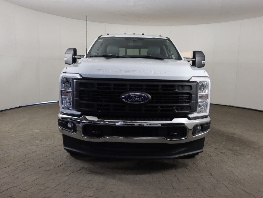 2023 Ford Super Duty F-250 XL 4WD Crew Cab w/Power Rear Sliding Window Maumee OH