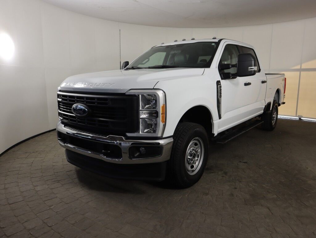 2023 Ford Super Duty F-250 XL 4WD Crew Cab w/Power Rear Sliding Window Maumee OH