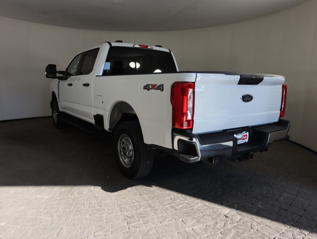 2023 Ford Super Duty F-250 XL 4WD Crew Cab w/Power Rear Sliding Window Maumee OH