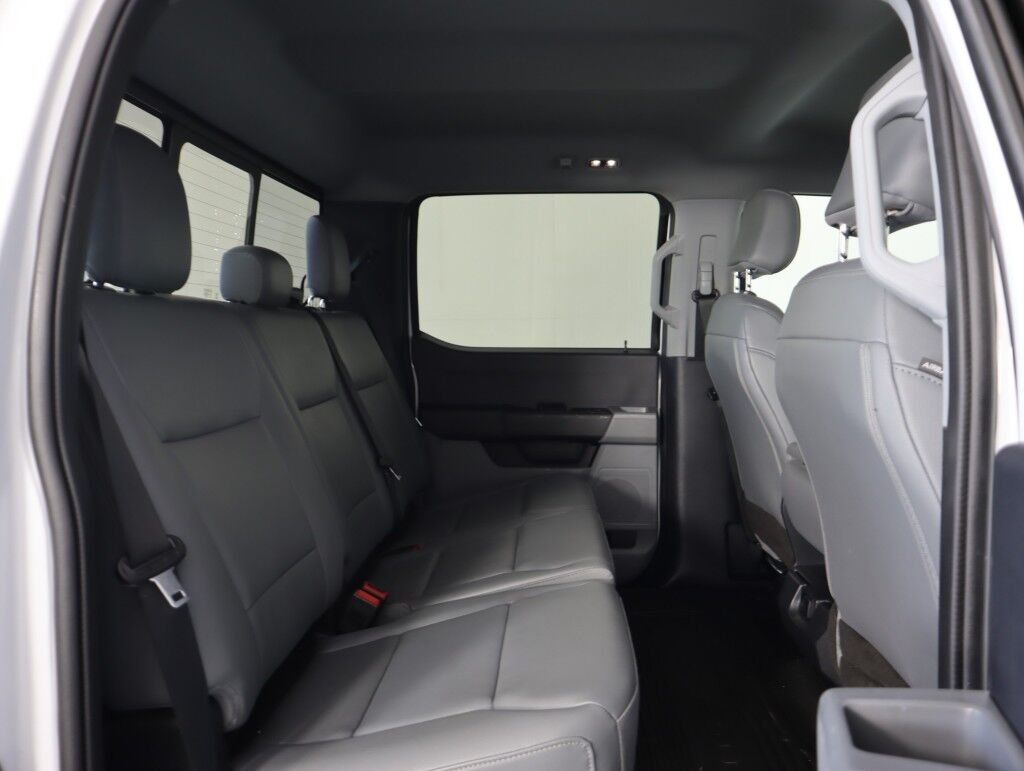 2023 Ford Super Duty F-250 XL 4WD Crew Cab w/Power Rear Sliding Window Maumee OH