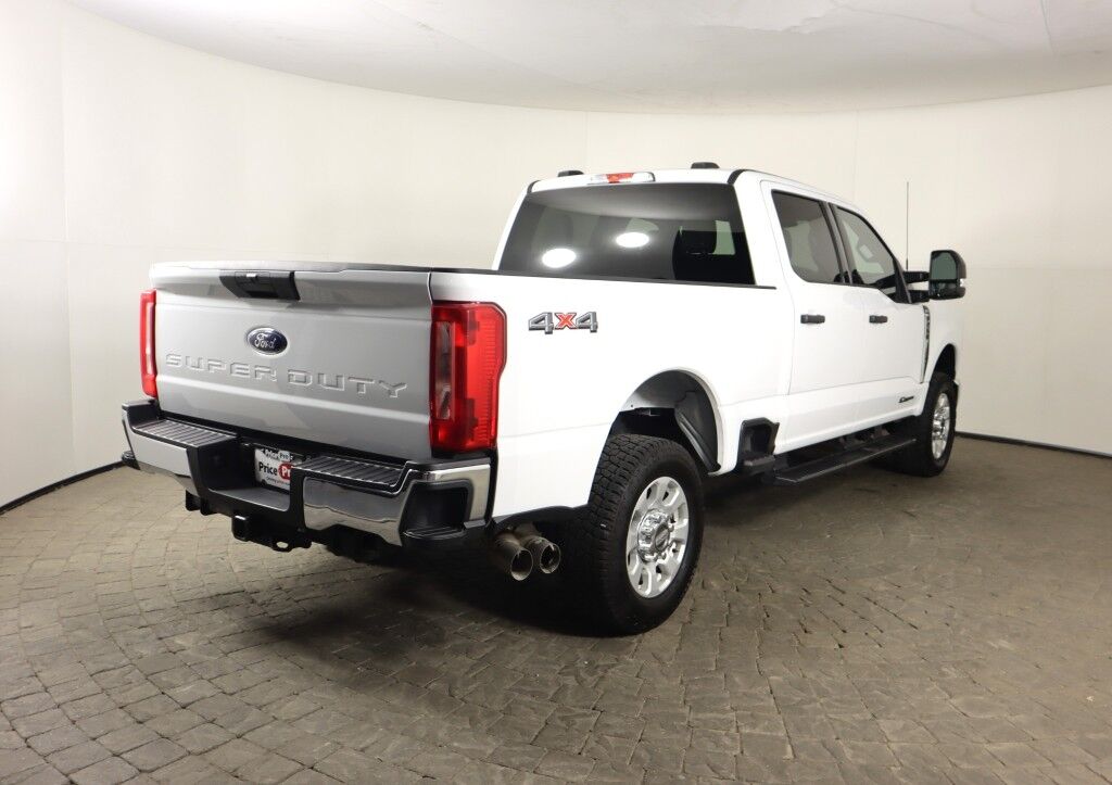 2023 Ford Super Duty F-250 XLT 4WD Crew Cab Diesel 8&apos; Box Maumee OH