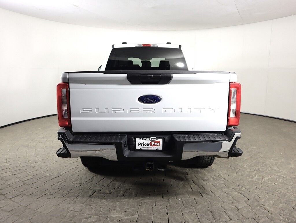 2023 Ford Super Duty F-250 XLT 4WD Crew Cab Diesel 8&apos; Box Maumee OH
