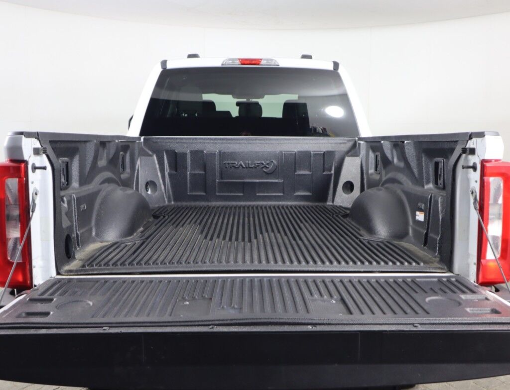 2023 Ford Super Duty F-250 XLT 4WD Crew Cab Diesel 8&apos; Box Maumee OH