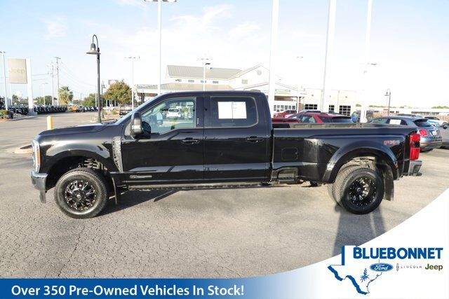 2023 Ford Super Duty F-350 DRW LARIAT