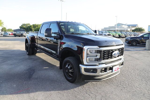 2023 Ford Super Duty F-350 DRW LARIAT New Braunfels TX