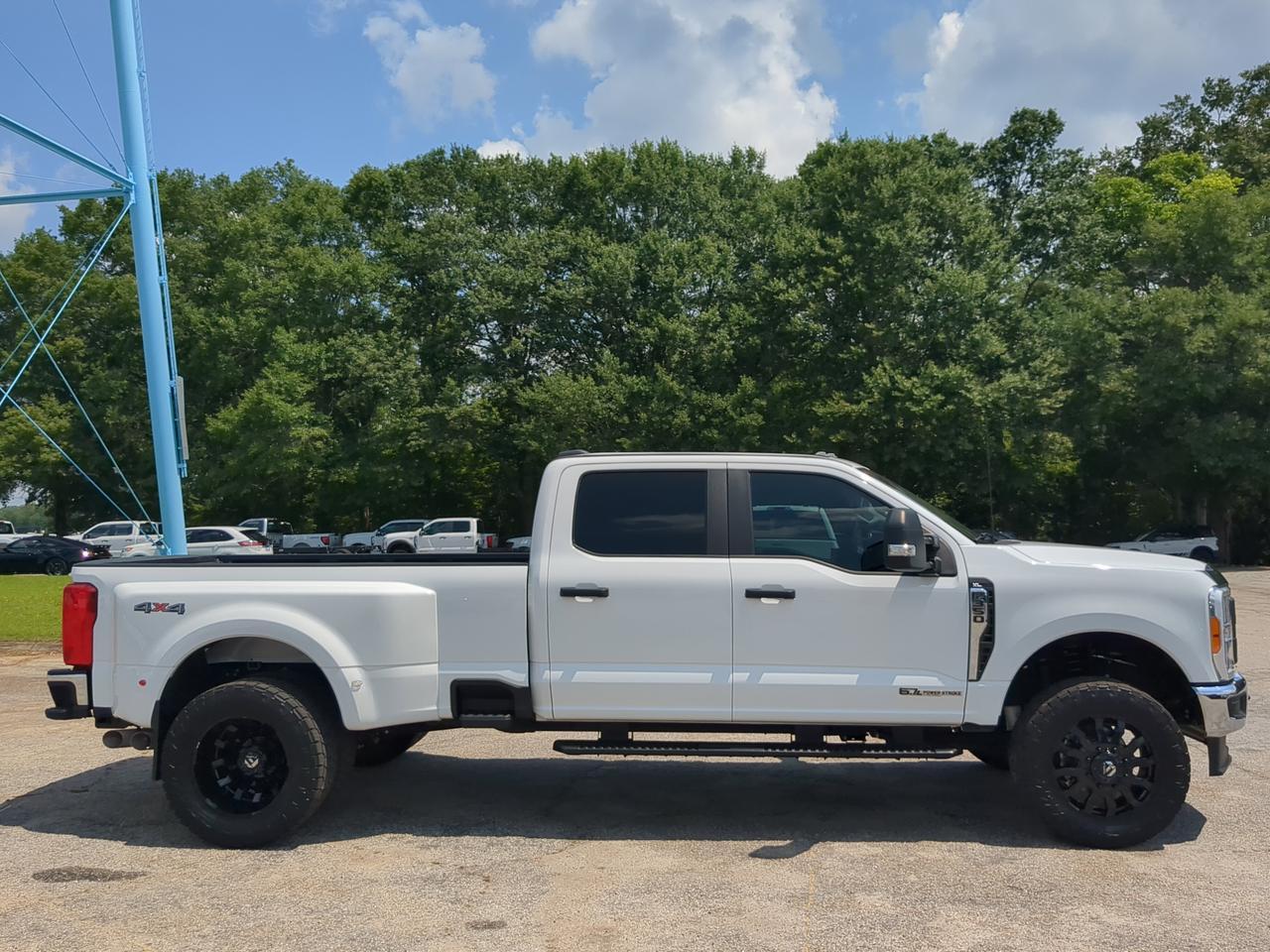 2023 Ford Super Duty F-350 DRW XL Appleton WI