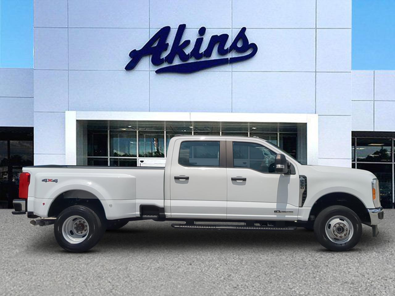 2023 Ford Super Duty F-350 DRW XL
